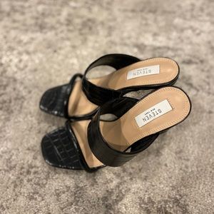 Black Steve Madden New York Jive Croc Sandal - Size 7